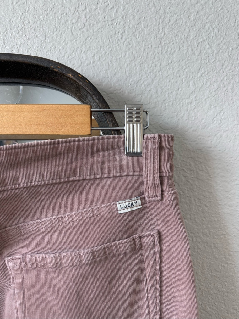 Lucky Brand Ava Skinny Jeans (dusty rose) Size 8/29 - Picture 3 of 6